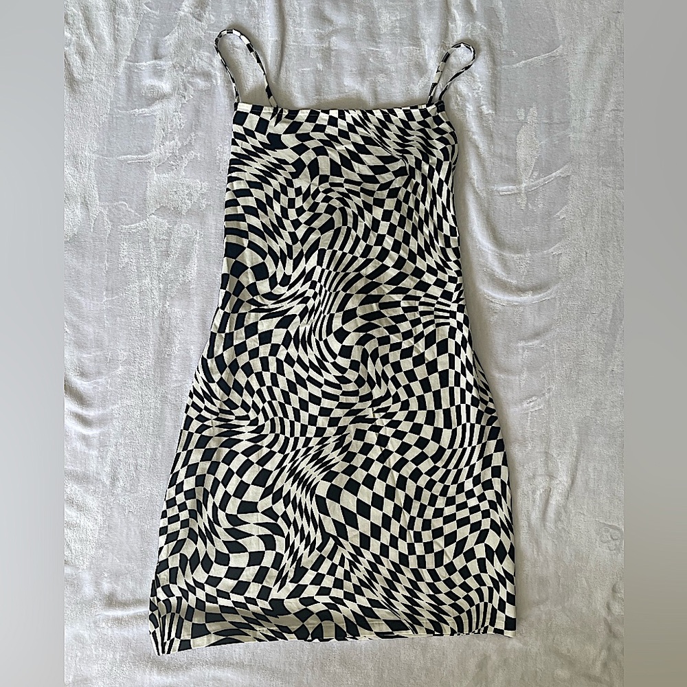 Women’s h&m dress never worn size large